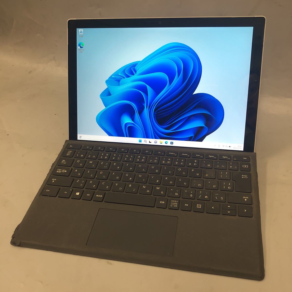JXNT3040 /Microsoft Surface Pro 1796 /Intel Core i5-8350U 1.70GHz/ メモリ:8GB /SSD:128GB / カメラ /無線/Windows11 Pro /画面シミ