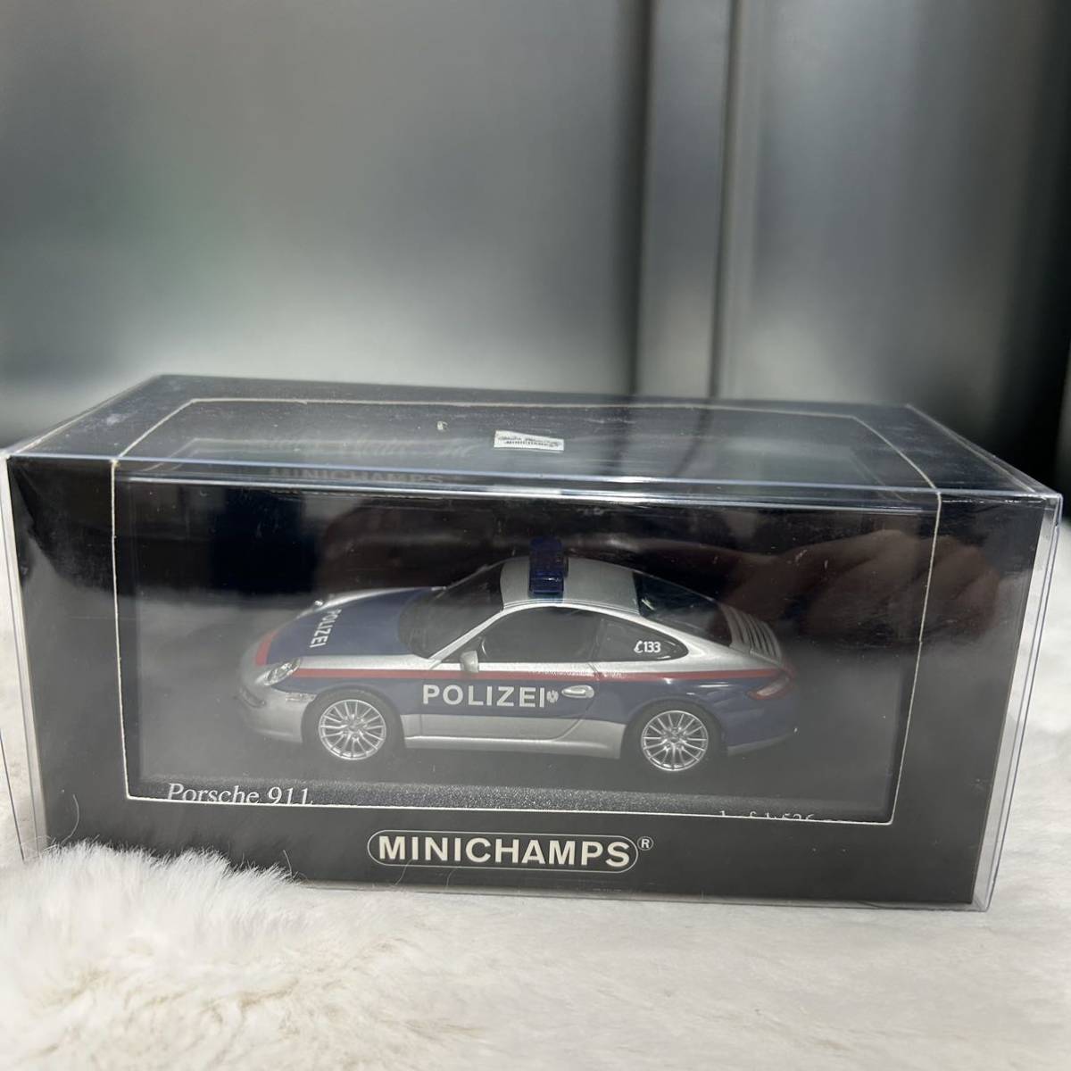 未使用　MINICHAMPS ミニチャンプス Porsche ポルシェ 911 2004 POLIZEI ミニカー 1/43_画像1