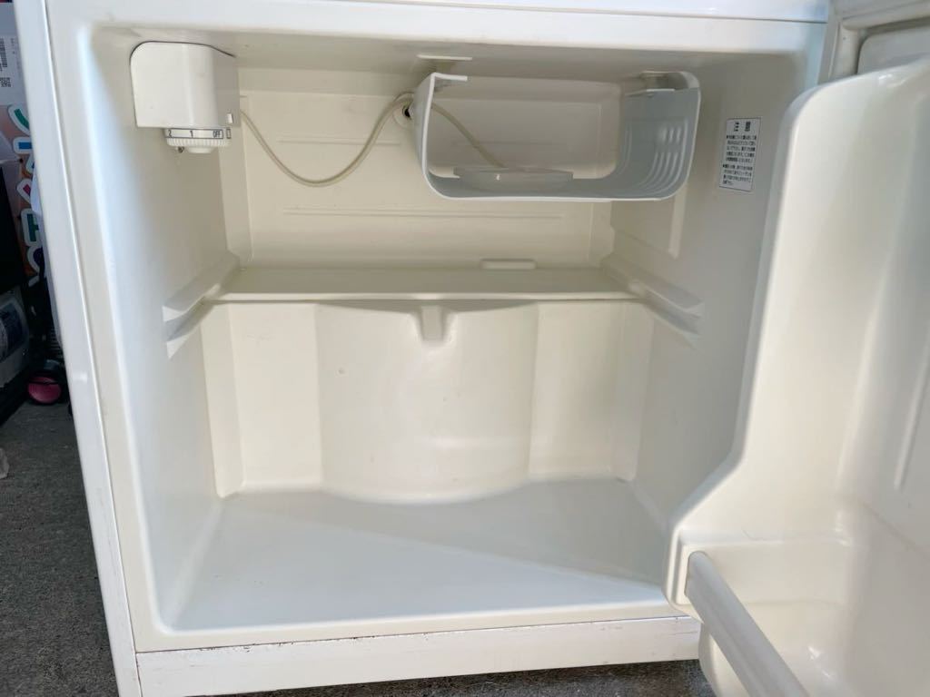 Haier ハイアール 小型 冷蔵庫 40L JR-N40C 左開き 2011年製 ホワイト 1ドア 中古現状品_画像3