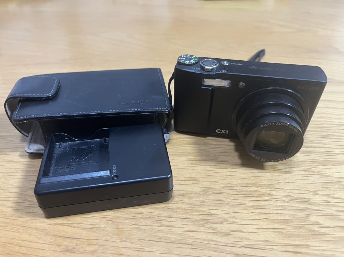RICOH リコー デジタルカメラ CX1 コンパクトデジタルカメラ 充電器 バッテリー良好 デジカメ コンデジ リコーデジカメ エモ _画像1