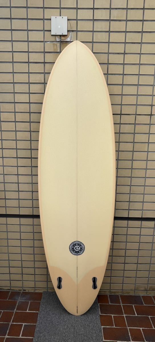 新品！未使用！大特価！バイロンベイ発！ELEMENT SURFBOARD DOUBLE YOKE 7’0” 44L PU カラー　YELLOW/ORANGE サーフィン　バイロンベイ_画像2