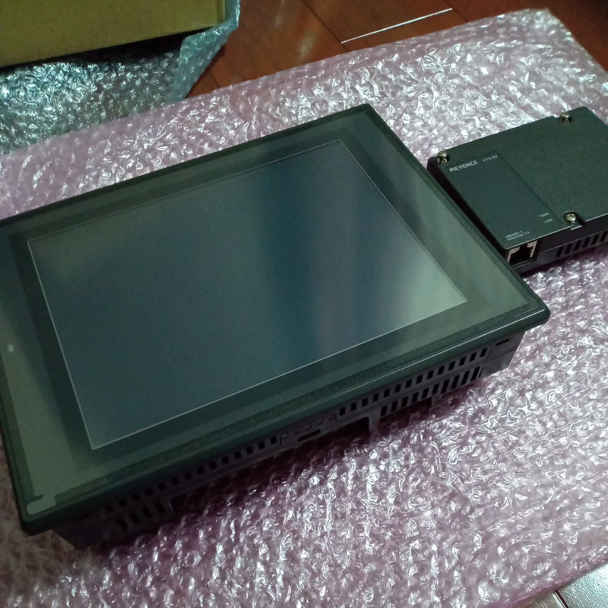 中古美品 キーエンス タッチパネル VT3-V8 Ethernetユニット VT3 中古美品 キーエンス タッチパネル VT3-V8 Ethernetユニット VT3