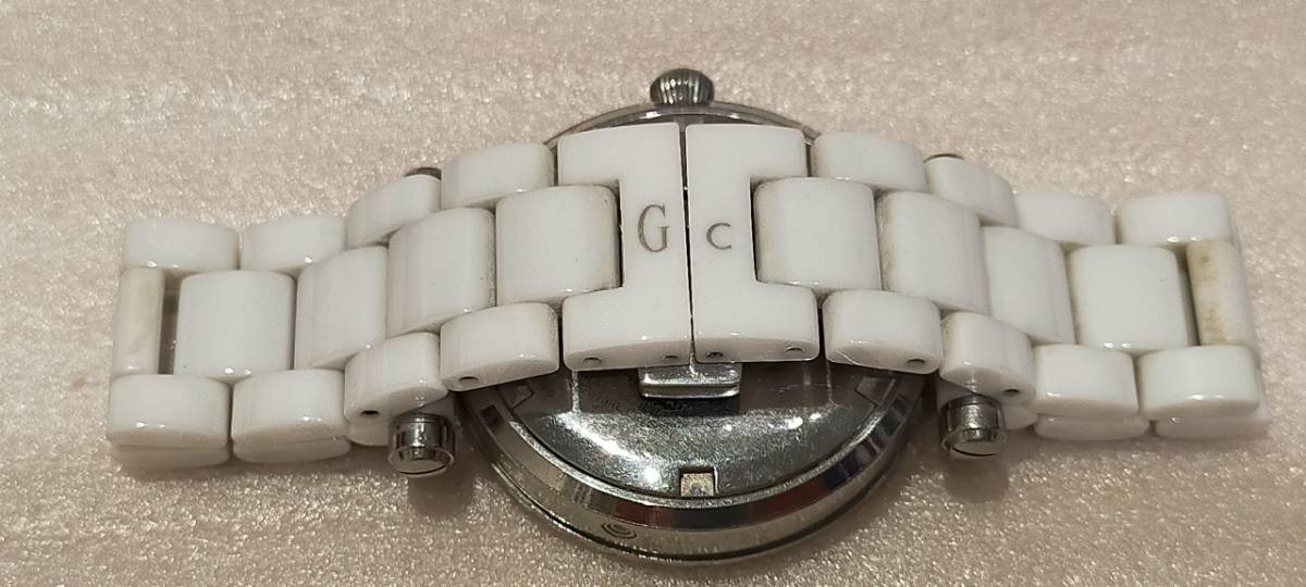 Guess Collection Gcウォッチ 9Pダイヤ クォーツ腕時計 レディース 146003L1/09 シェル文字盤 ホワイトセラミック ゲス コレクション 59917_画像3