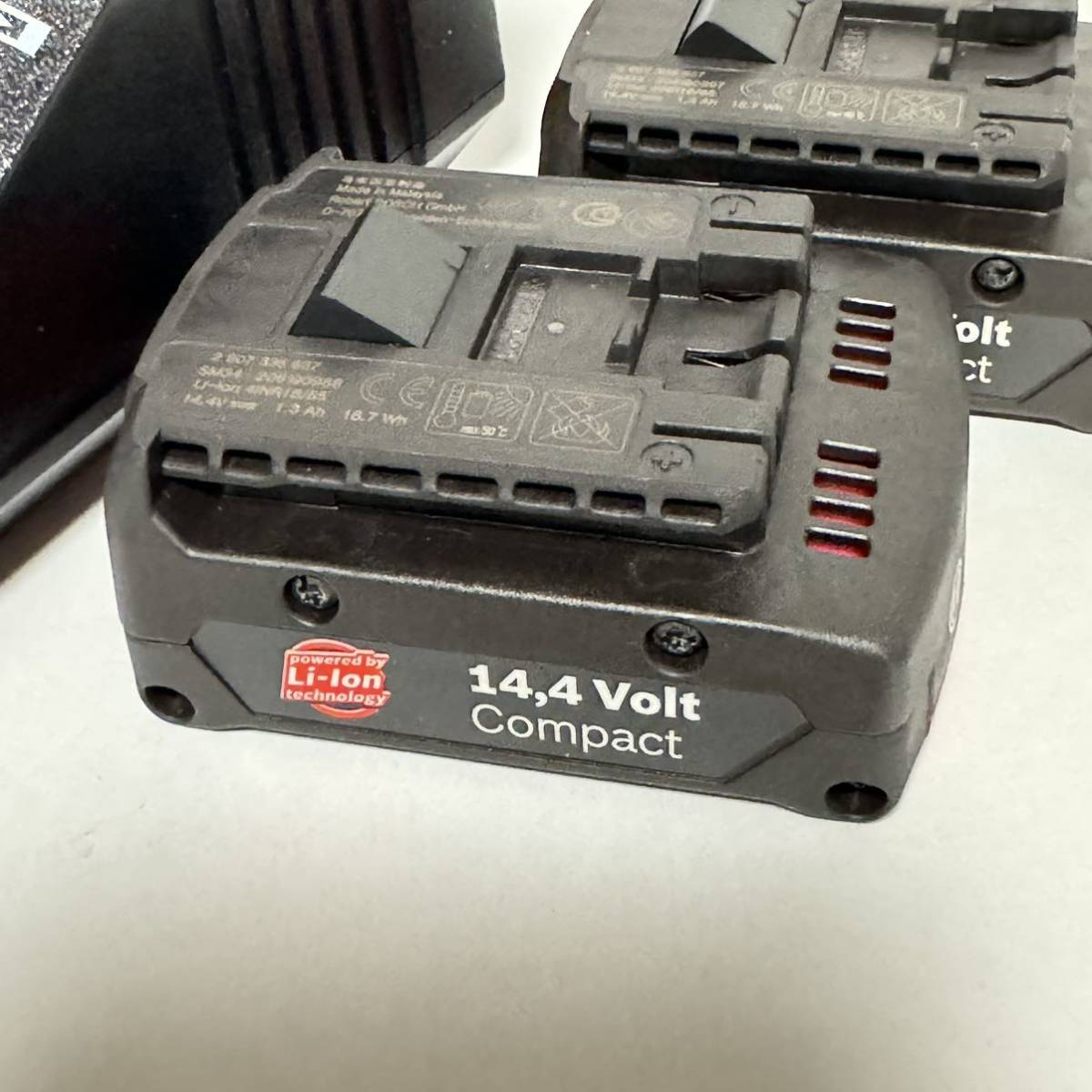 BOSCH インパクトドライバー充電器　AL1820CV & リチウムバッテリー 14.4V 1.3AH 2個　純正品_画像5