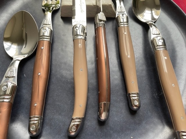 Bibian 比比昂- 6本セット茶色とカフェオレ色ラギオール蜂の Bibian 比比昂- 6本セット茶色とカフェオレ色ラギオール蜂の