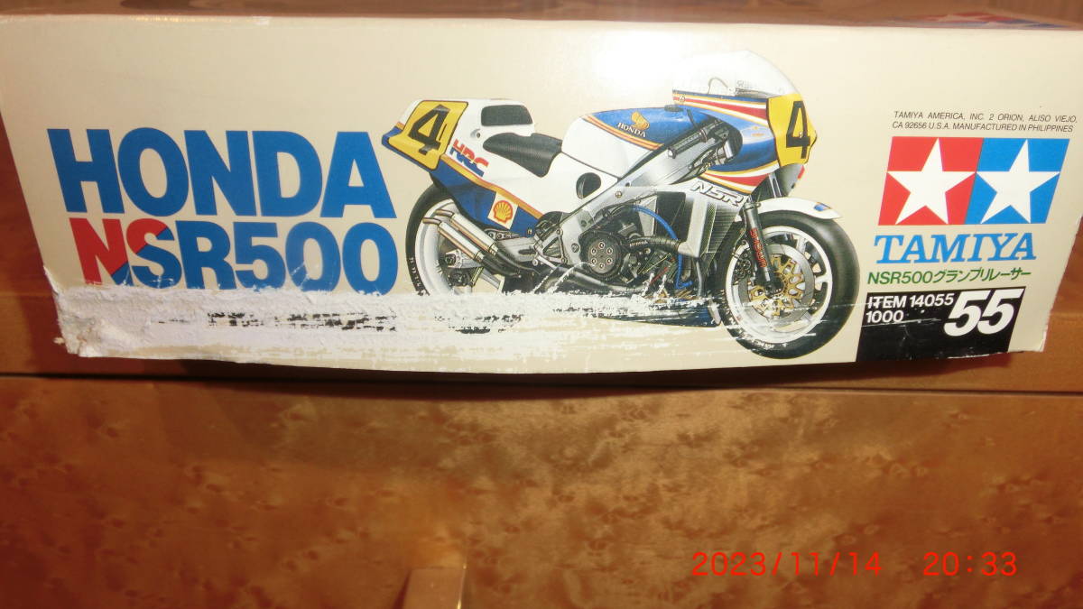 タミヤ　1/12　ホンダ　NSR500　グランプリレーサー（タバコデカール仕様）　…　未開封、未組立_側面に擦傷による剥がれがあります。