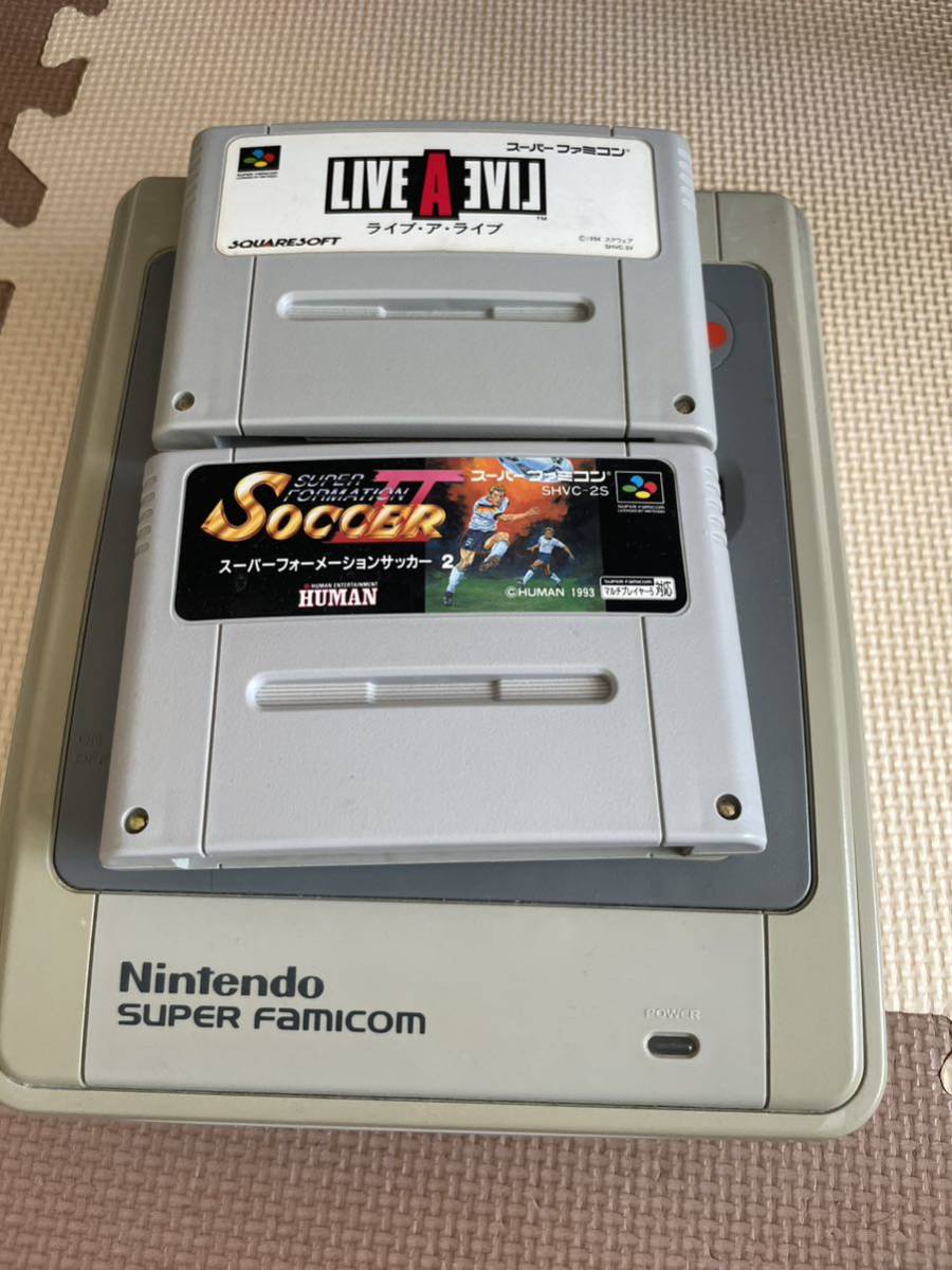 【即決　送料込み】スーパーファミコン本体＋コード類＋ソフト　LIVE A LIVE スーパーフォーメーションサッカー　11月特価_画像1