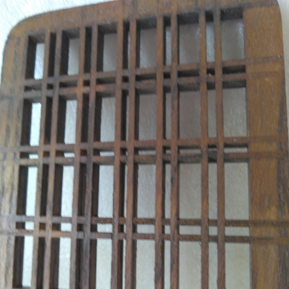 【送料込み】ケヤキ　組子の飾り板1枚　管理番号（1463）デッドストック　木製彫刻　塗り仕上　高さ76.6㎝×幅8.9㎝×厚み5.5㎜_画像9