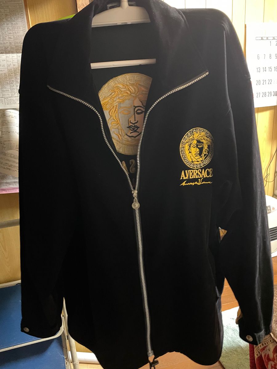 ヴェルサーチ VERSACE ベロアセットアップ|Yahoo!フリマ(旧 ヴェルサーチ VERSACE ベロアセットアップ|Yahoo!フリマ(旧