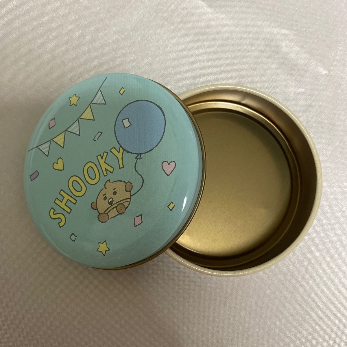 BTSペンライトTATAキーホルダー缶バッチ空缶BT21 BTSペンライトTATAキーホルダー缶バッチ空缶BT21