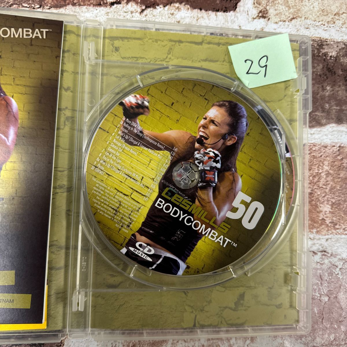 50　★レスミルズ★Lesmills★DVD★CDあり★中古★BodyCombat50　★ボディコンバット★英語コレオノート★箱に傷有り★3点セット_画像3