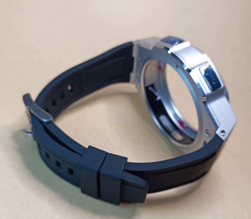 銀ラバー サムスン ギャラクシーウォッチ6 クラシック 43mm Samsung Galaxy Watch 6 Classic 専用メタルケース バンド カスタム MOD 金属 _画像4