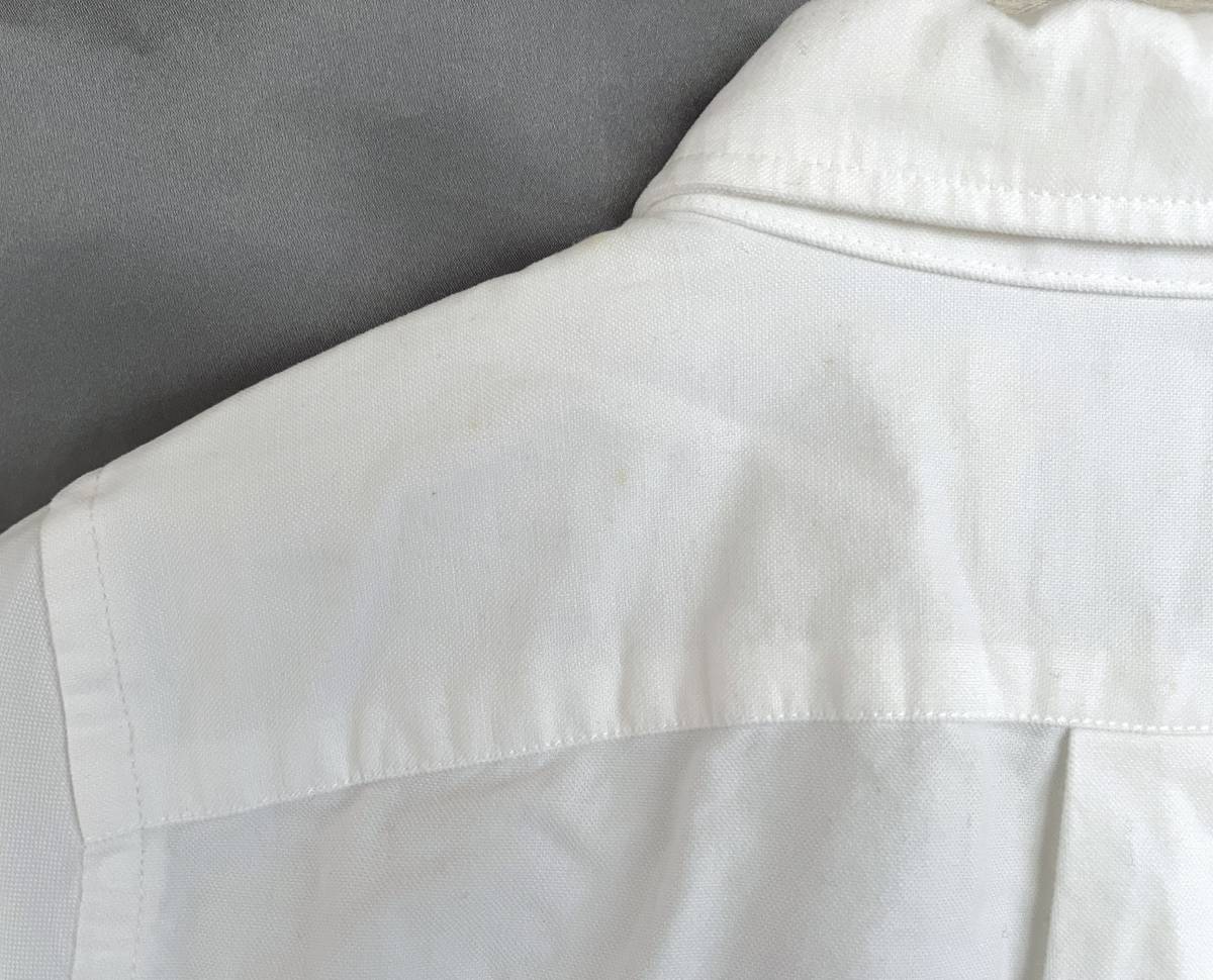 新品タグ付★訳あり Abercrombie&Fitch アバクロ ネルシャツ メンズ S 白 長袖シャツ 厚手 ボタンダウン ロゴ ムース刺繍入 A&F D379_肩にも小さいシミあり
