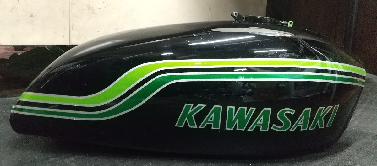 おまけ付き！美品 KAWASAKI カワサキ タンク レインボーライン カスタムペイント フレーク キャンディ塗装 KH250 KH400 純正 当時 稀少 _画像2