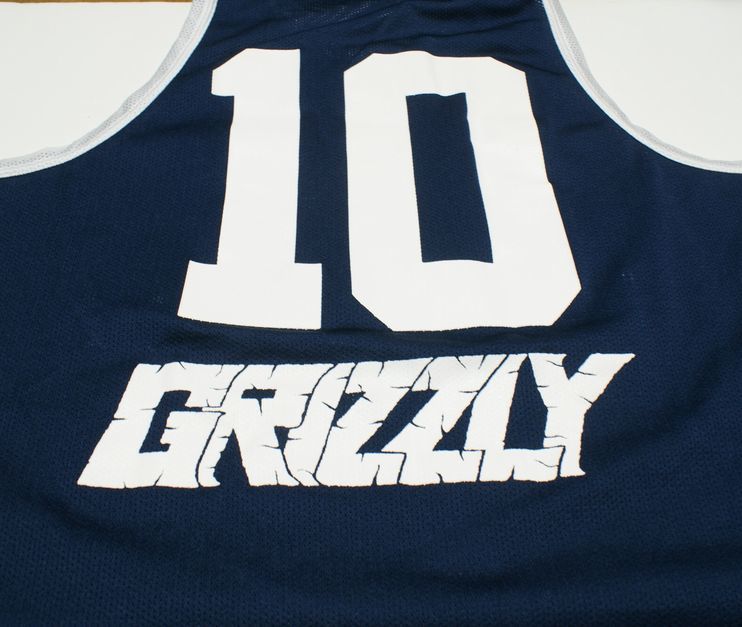 20100円 早い者勝ち 日本体育大学バスケットボール部GRIZZLYのユニフォーム