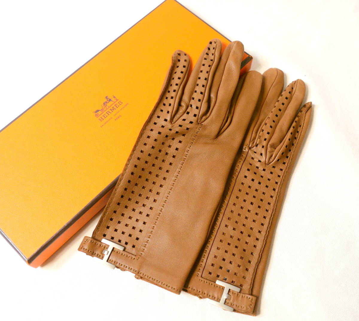未使用品 HERMES エルメス ラムレザー グローブ Hロゴ L ブラウン系