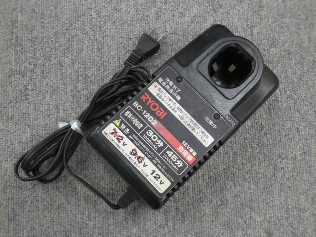 Y522Yちょる【電動工具】RYOBI　充電式インパクトドライバ　BID-1225　純正バッテリー B-1203F2 12V　充電器　BC-1202　動作確認済　DIY_画像6