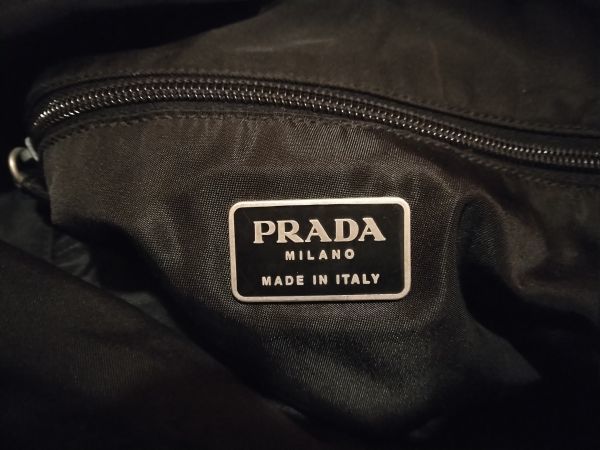 プラダ PRADA 正規品 ナイロン ショルダーバッグ 斜め掛け 三角プレート バッグ かばん_画像6