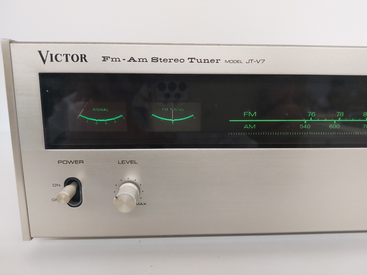 8885 Victor FM/AM ステレオチューナー JT-V7 通電確認の画像2