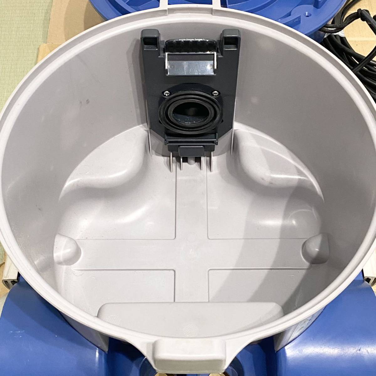 コード長15m仕様 紙パック2枚付き 山崎産業 コンドル バキューム コード長15m仕様 紙パック2枚付き 山崎産業 コンドル バキューム