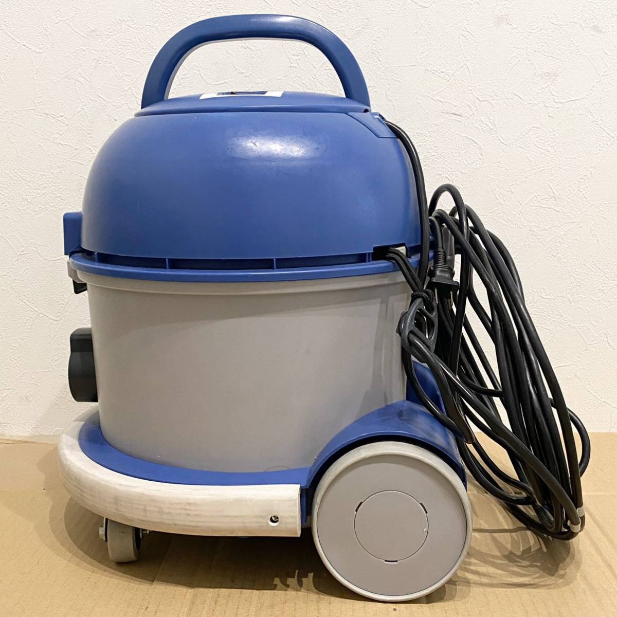送料込み 山崎産業 コンドル バキュームクリーナー CVC-301X 送料込み 山崎産業 コンドル バキュームクリーナー CVC-301X
