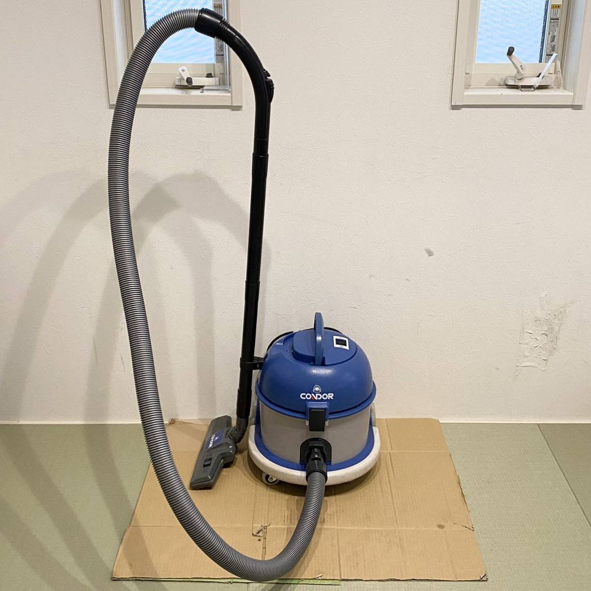 送料込み 山崎産業 コンドル バキュームクリーナー CVC-301X 送料込み 山崎産業 コンドル バキュームクリーナー CVC-301X