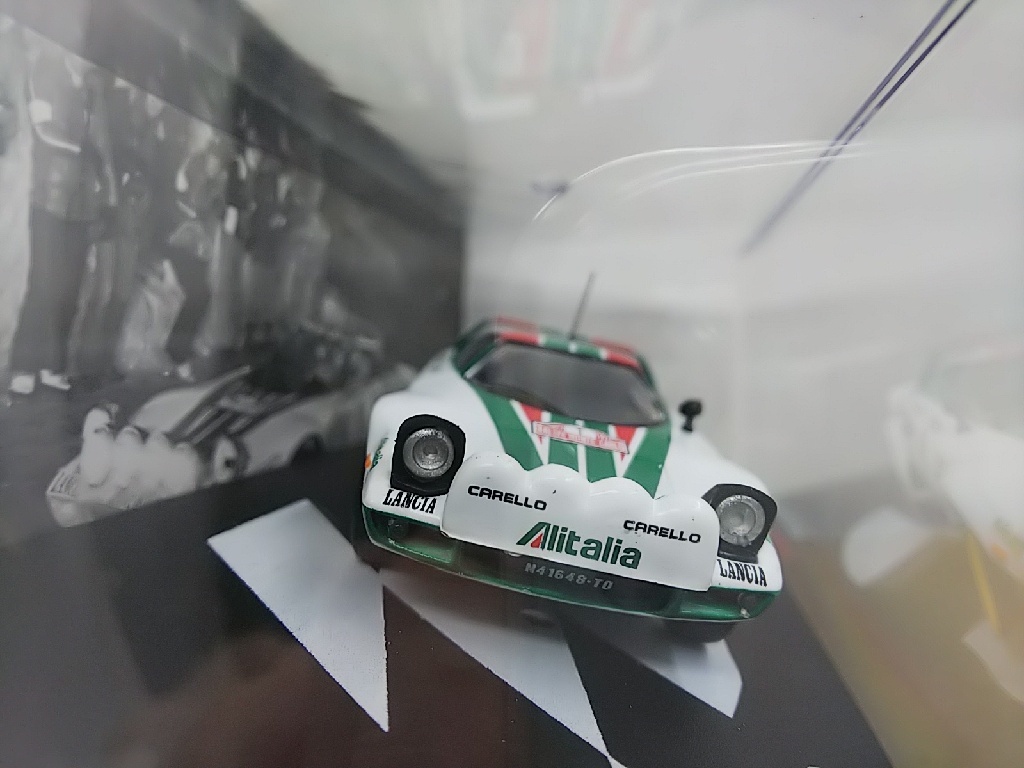 ■ デアゴスティーニ 1/43 RALLYE MONTE CARLO 1977 Lancia Stratos HF Sandro Munari / Silvio Maiga ランチアストラトス ラリーミニカー_画像2