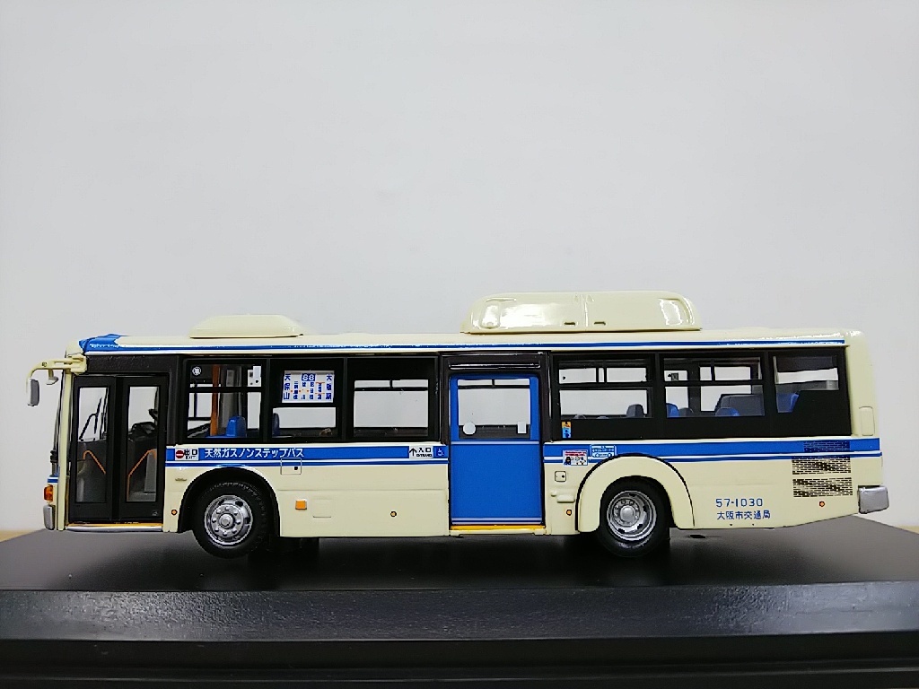 ■ 三菱ふそうMP CNGノンステップバス [大阪市交通局大阪駅行き] 1/76 バスラマミニカー ぽると出版 _画像1