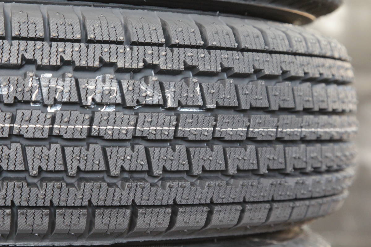 4本セット総額15800円個人宅配21800円 2023年製 BRIDGESTONE W300 145/80R12 80/78N LT 145R12 6PR スタッドレス 冬タイヤ 軽トラ軽バン 14_画像2