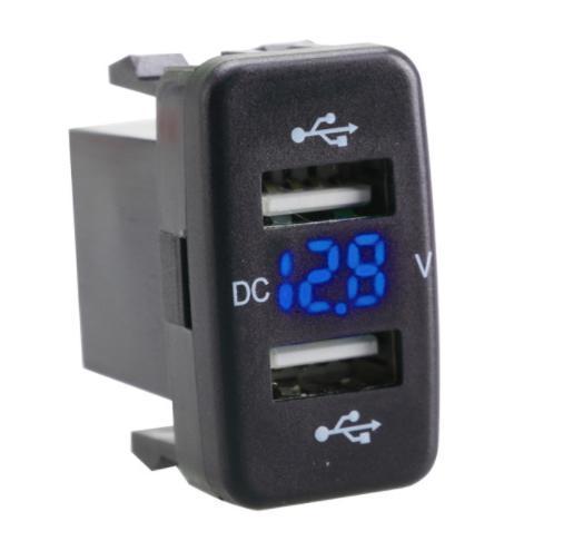 【新品】トヨタBタイプ ダイハツ USBポート ブルーLED 急速充電 電圧表示付 デュアルUSB（動作確認済み）_画像1