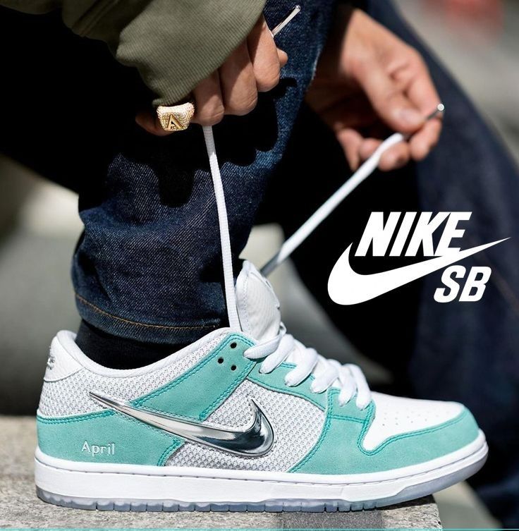 ナイキ DUNK SB April Skateboards エイプリル ダンク LOW ナイキ DUNK SB April Skateboards エイプリル ダンク LOW