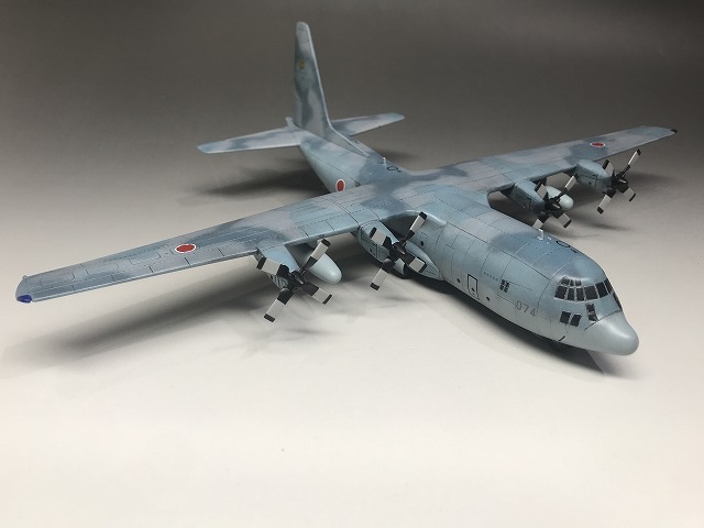 アカデミー　1/144 航空自衛隊　C-130Ｈ　塗装済み完成品_画像2