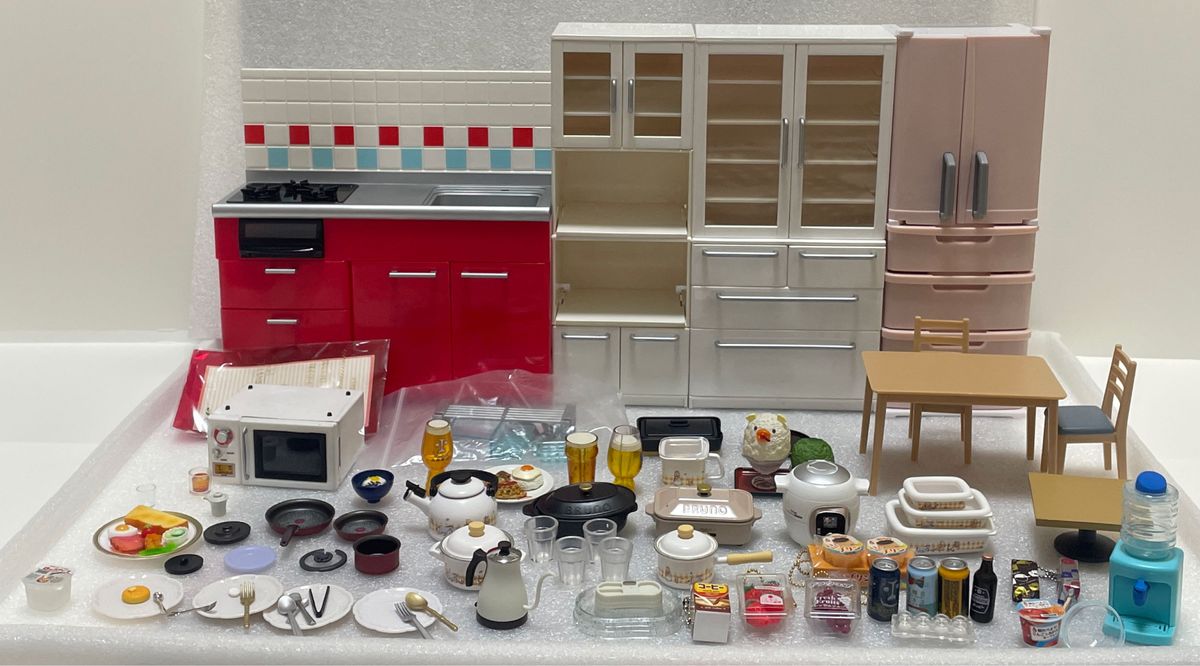 リーメントぷちサンプルシリーズ　キッチン　冷蔵庫　食器棚セット　人形ディスプレイ