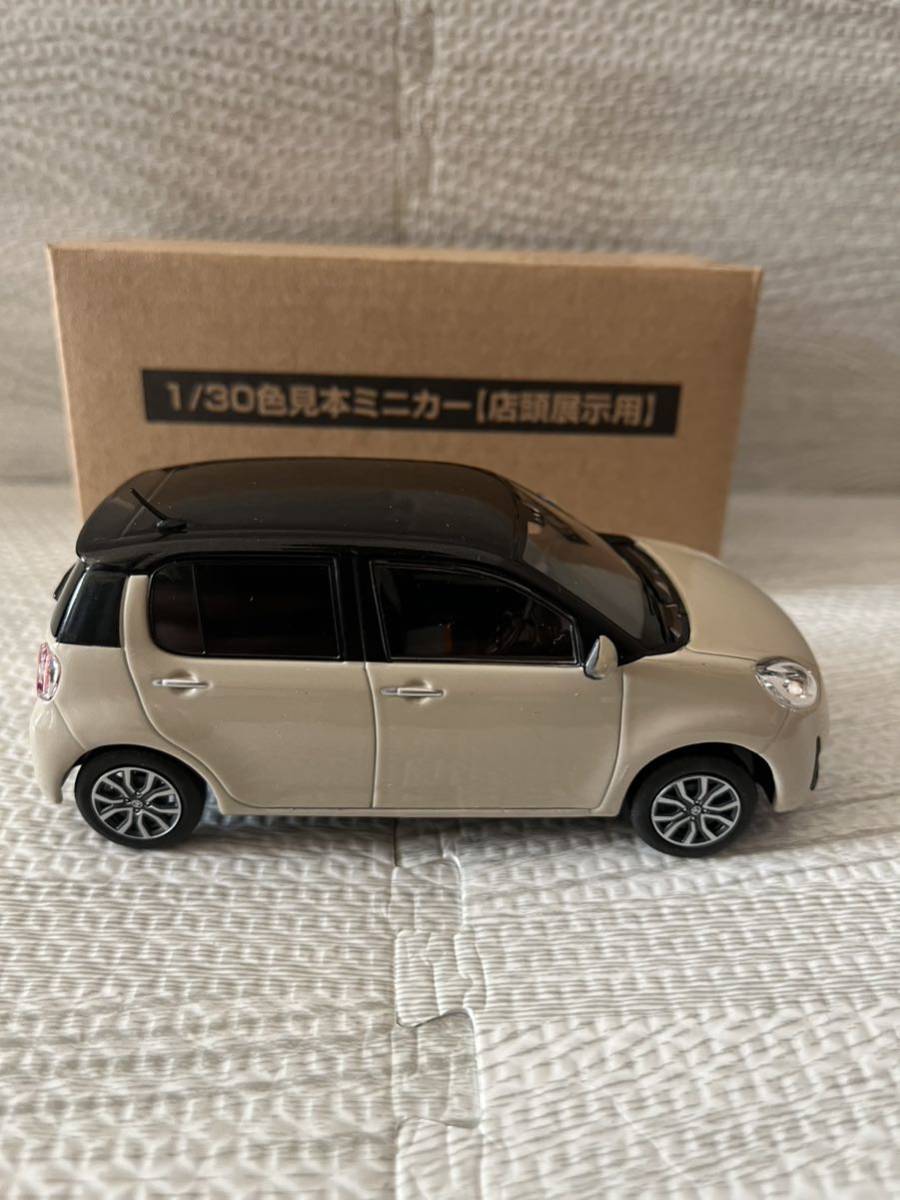 1/30 トヨタ 新型パッソモーダ Passo MODA 非売品 カラーサンプル ミニカー ブラックxパウダリーベージュ_画像3