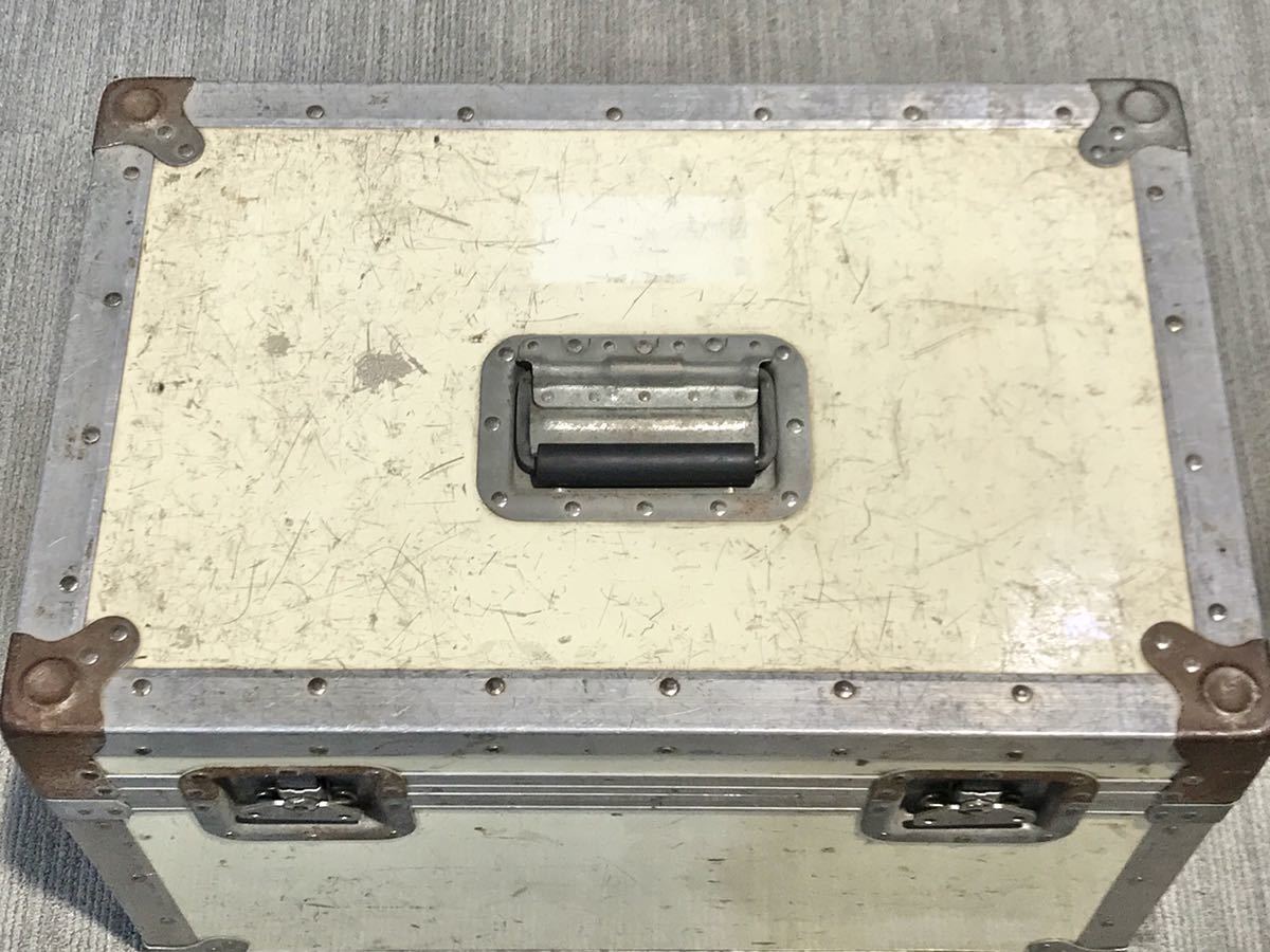 ハードケース ケース ジュラルミン トランク アルミケース 機材 輸送 精密 映像 機器 音声 楽器 カメラ レンズ ツール ボックス 中古 1_画像4