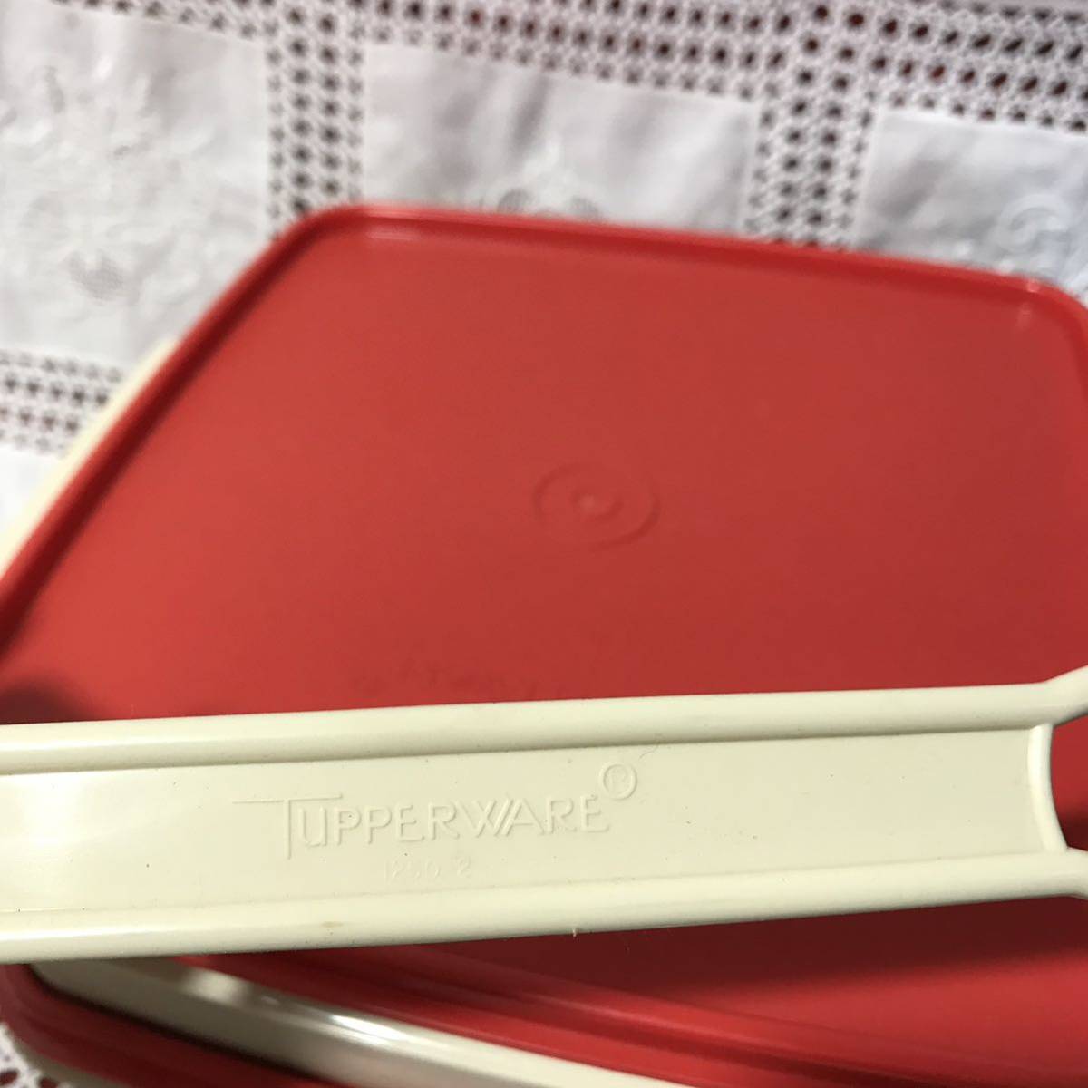 C129 Tupperware タッパーウェア ランチBOX 2段 箱入り 未使用保管品 昭和レトロ コレクション_画像2