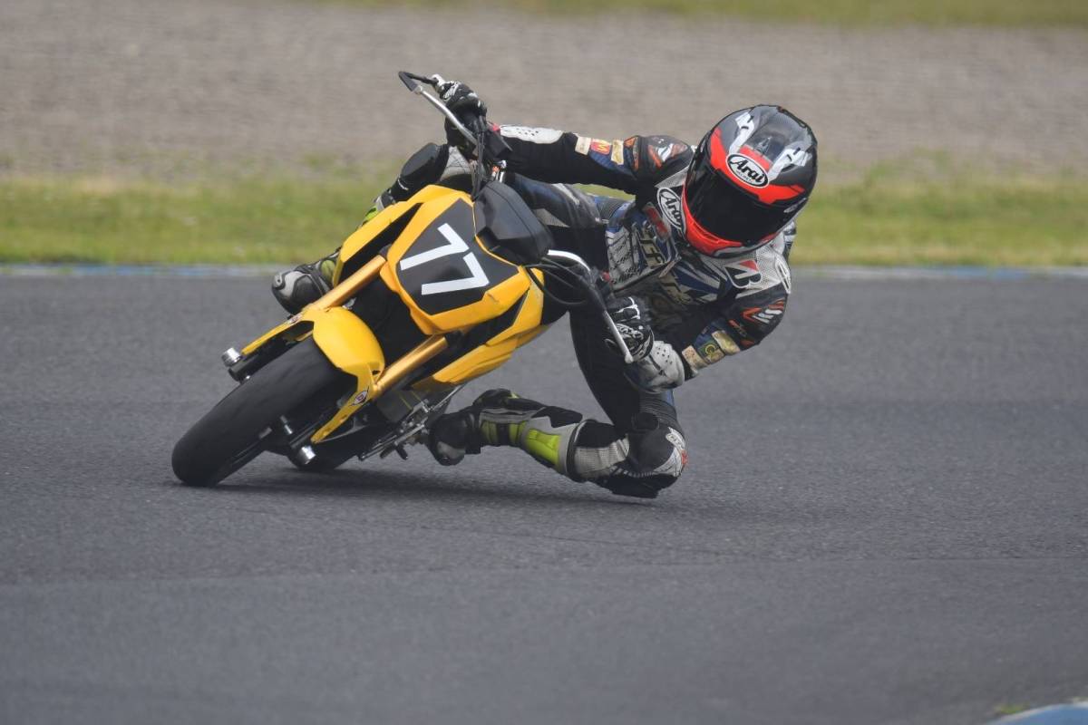 NSF100 NSR-mini GROM APE NS50F TZM KSR アクスルスライダー　４個セット　トミナガレーシングファクトリー_長尾健吾選手　GROM