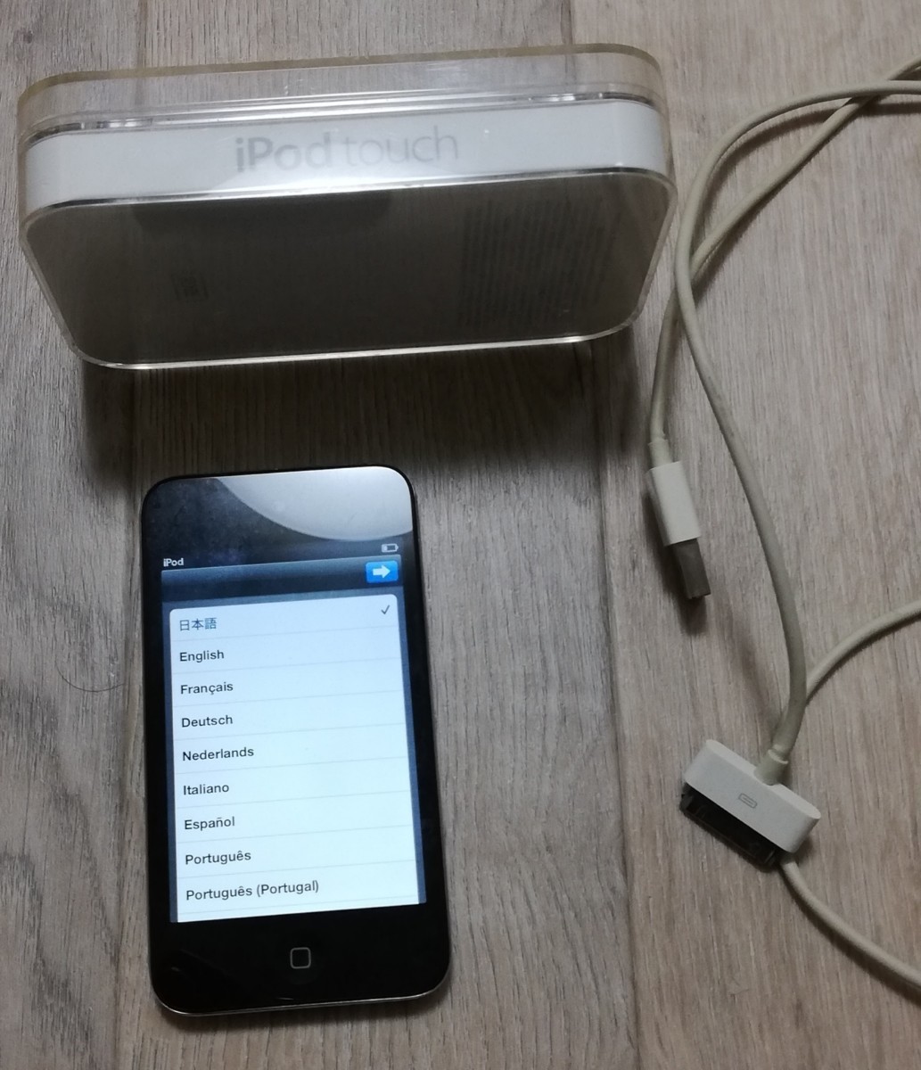【送料無料】iPod touch 第4世代 32GB Apple アップル　A1367 アイポッドタッチ 本体
