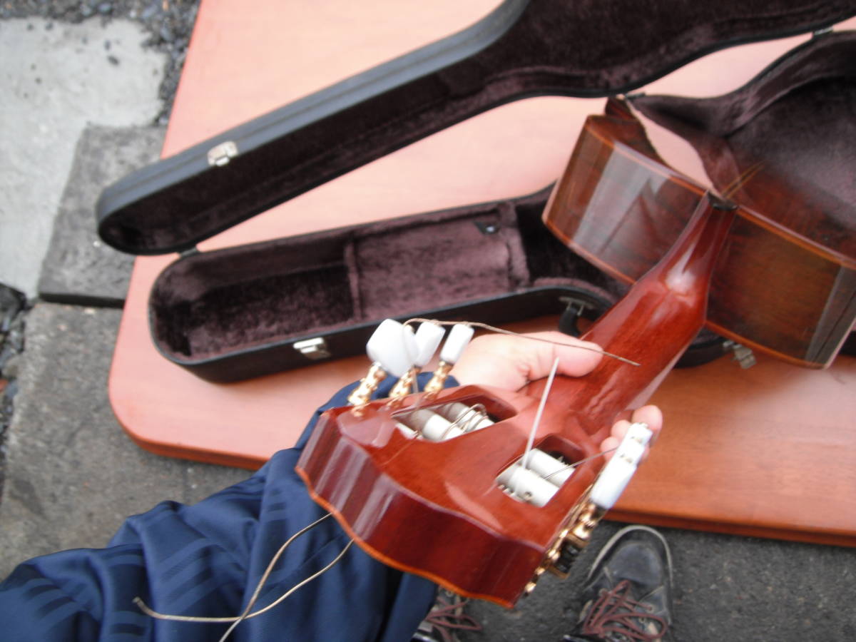 SATU420 Morris モーリス MC-50 アコースティックギター 難有り　アコギ ギター 6弦 弦楽器 ケース付き　同梱不可_画像6