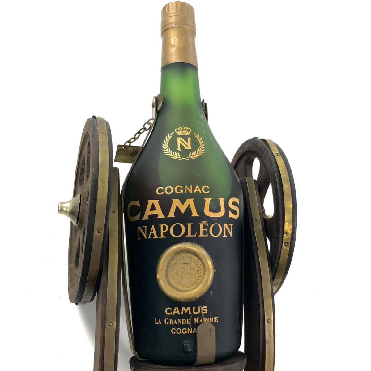 R-117 古酒 CAMUS ナポレオン ブランデー COGNAC カミュ 砲台型 砲台付き 2点セット 緑瓶 NAPOLEON 未開栓 未開封 木製品 2本まとめ_画像9
