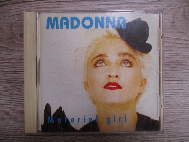 BT　O1　送料無料♪【　Madonna　-Material Girl　】中古CD　_画像1