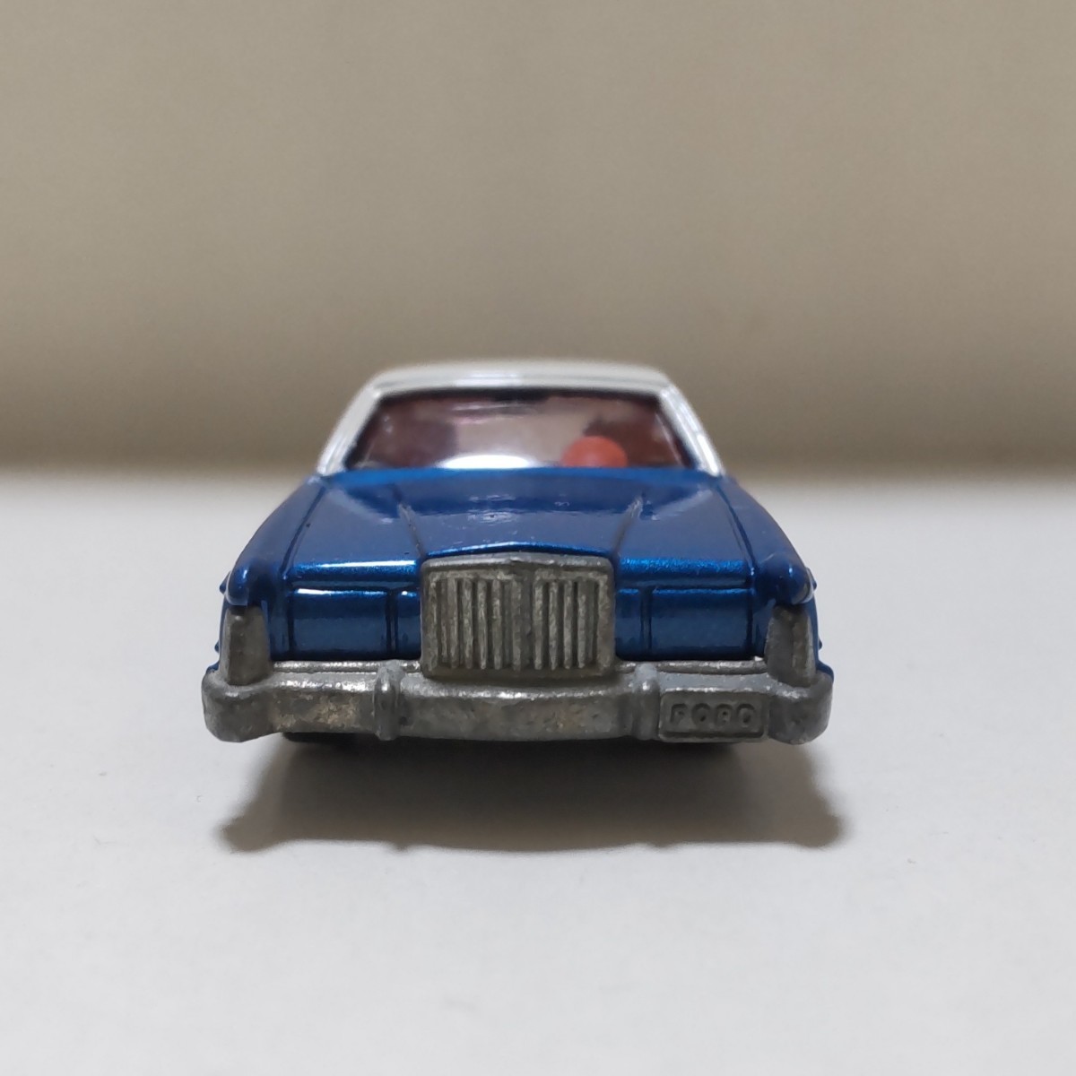 トミカ　F4　フォードコンチネンタル　青/白　1Eホイール　コピー箱（おまけ）付き_画像2