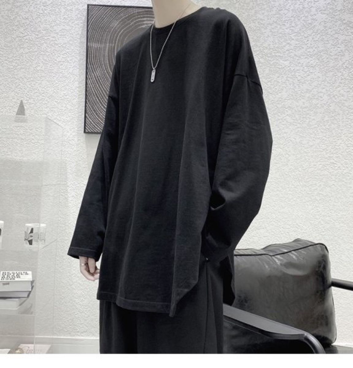 【匿名配送】裾変形デザイン 長袖 ロング Tシャツ 韓国 無地 黒 L〜XL