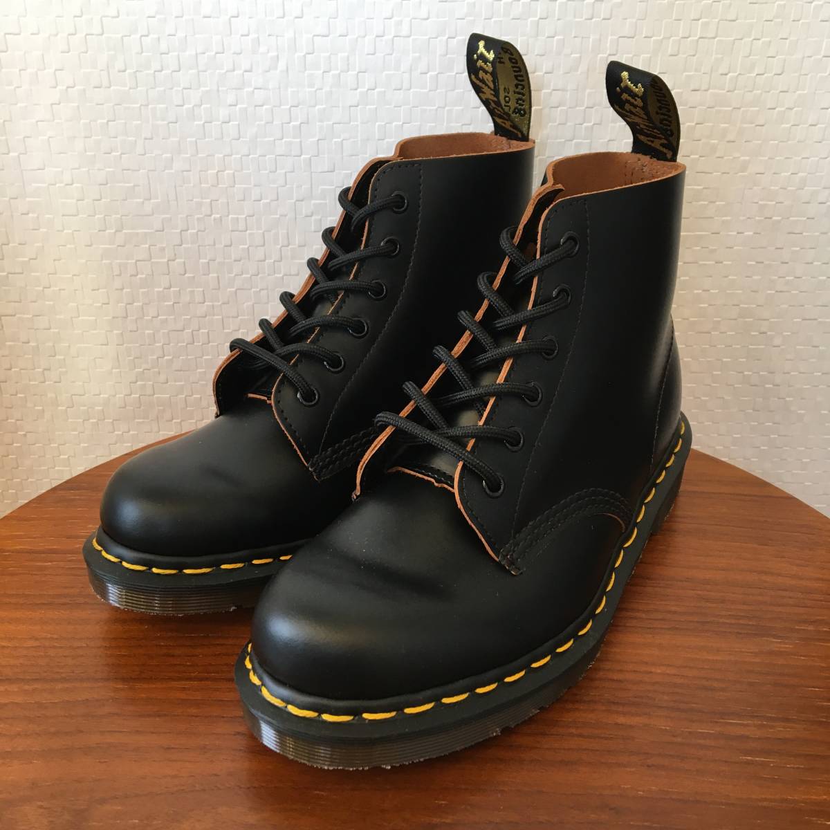UK7.0(26.0cm)|ドクターマーチン Dr.Martens VINTAGE 101 ヴィンテージ ENGLAND製 26075001 黒 6ホールブーツ YS 靴 (新品)(正規品)