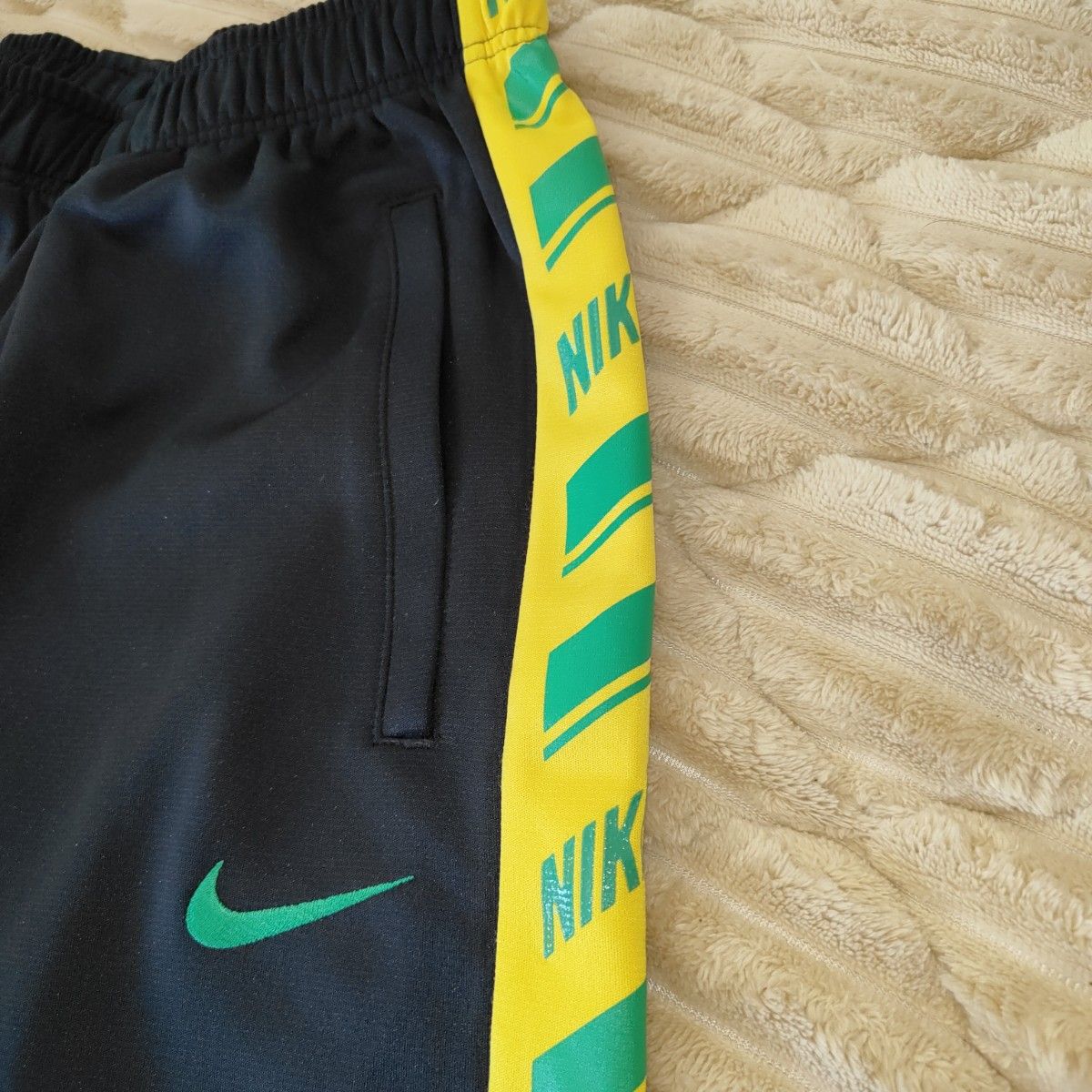 NIKE　ナイキ　 ジャージ スポーツ ジャージパンツ　トラックパンツ　 ロゴ　 パンツ　スポーツウェア　ブラジルカラー　　