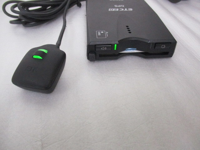 デンソー製 ETC2 0車載器 DIU-A011 アンテナ分離型 音声案内 デンソー製 ETC2 0車載器 DIU-A011 アンテナ分離型 音声案内
