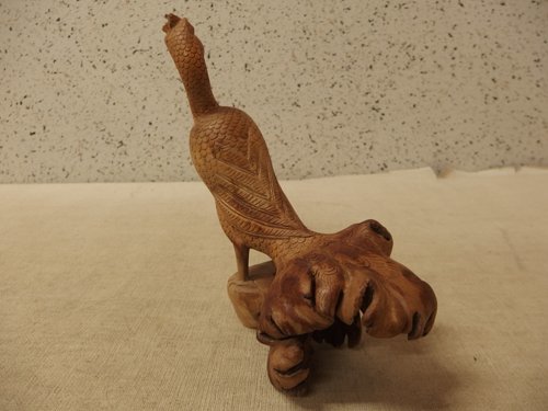 1130325s【木彫り 孔雀 置物】鳥/木製/H20.5cm程/中古品_画像3