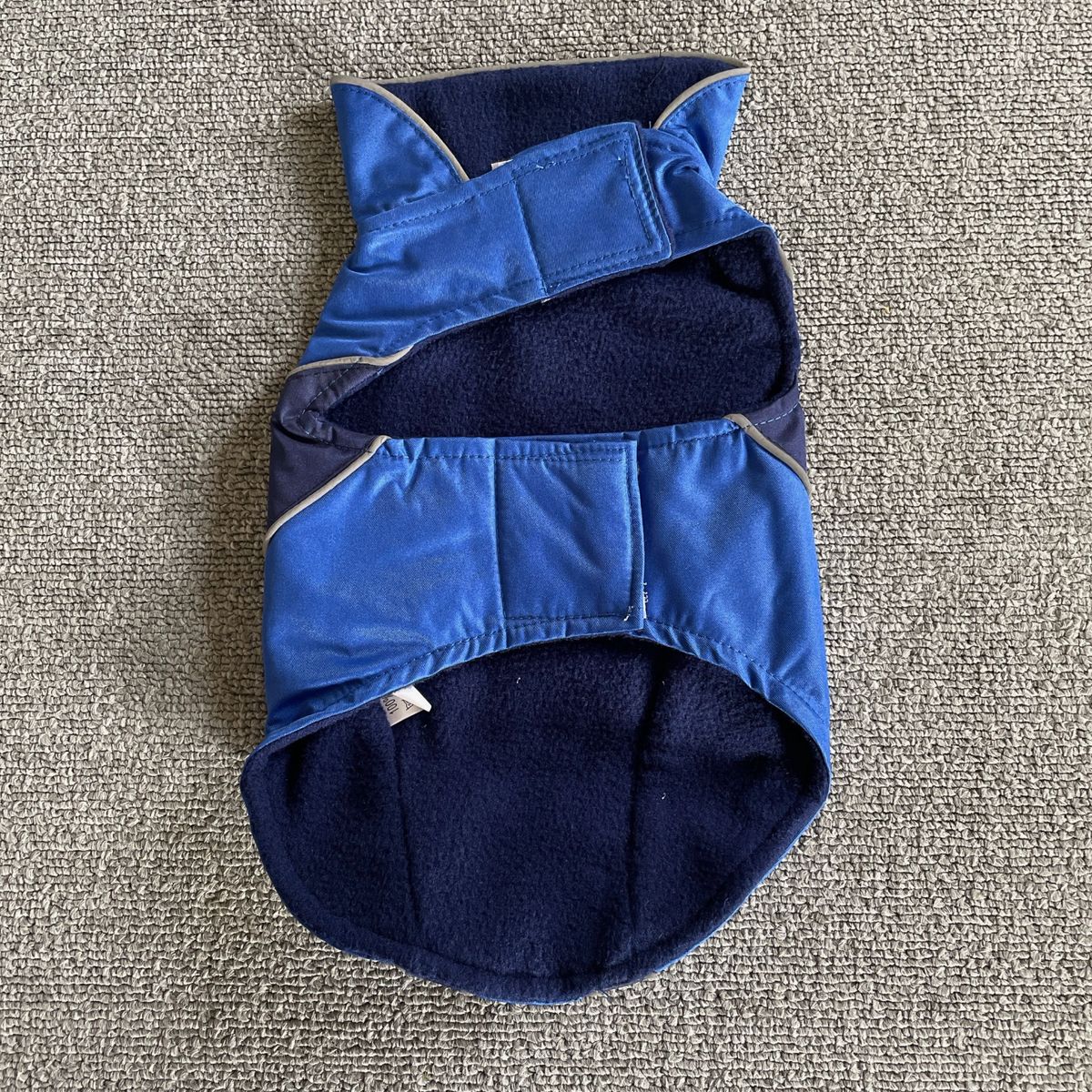 秋と冬のフリースの犬のジャケット　ベスト  Sサイズ　青色