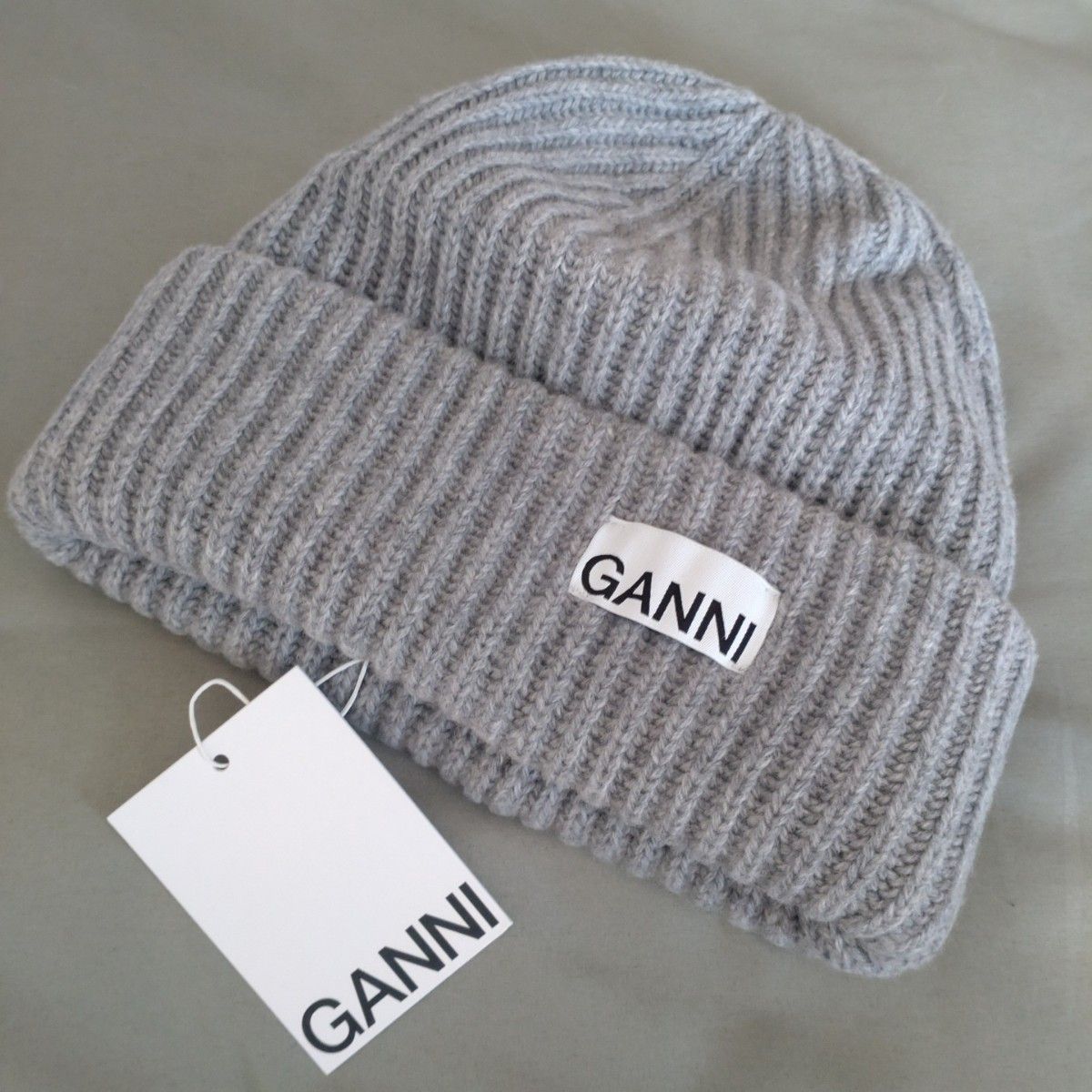 GANNI　ロゴ付きニット帽　ビーニーハット ニットキャップ Yahoo!フリマ（旧）のサムネイル