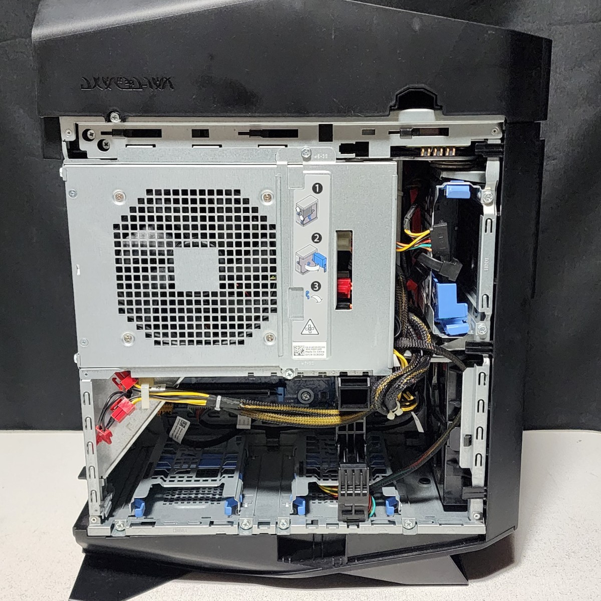 【送料無料】DELL ALIENWARE AURORA R7 LGA1151(Z370)マザーボード 簡易水冷クーラー 850W電源ユニットのみ ベアボーン品 PCパーツ_画像5